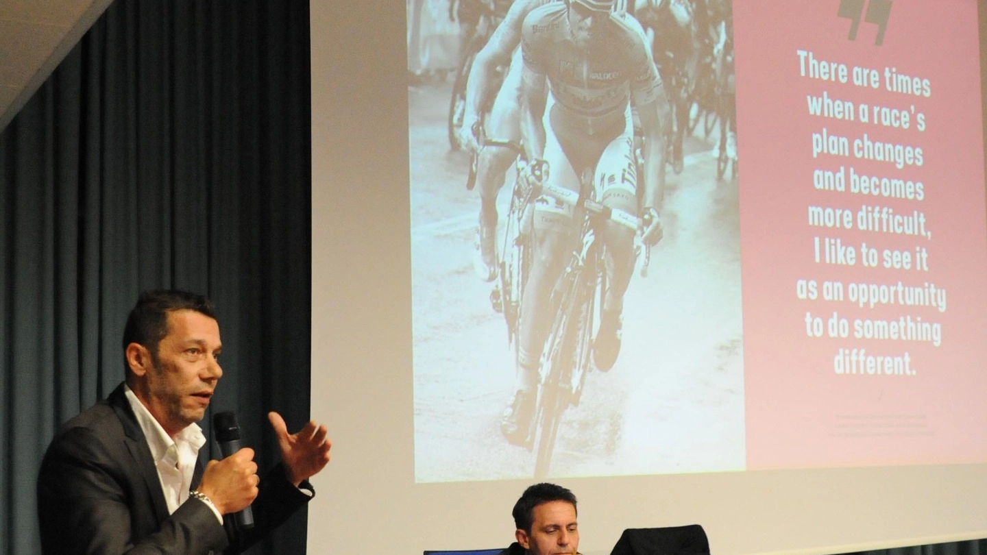 L'assessore Vittorio caglio e il sindaco Roberto Maviglia illustrano il piano