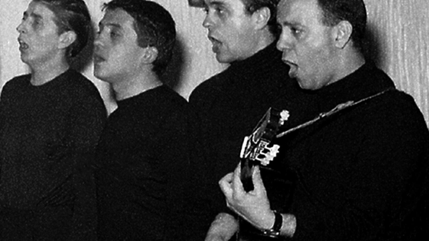 I Gufi, Magni, Svampa, Brivio e Patruno sul palco nel 1965