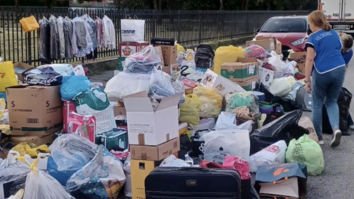 Abiti, accessori, prodotti per la casa: il materiale raccolto dall'Armadio dei poveri Abiti, accessori, prodotti per la casa: il materiale raccolto dall'Armadio dei poveri