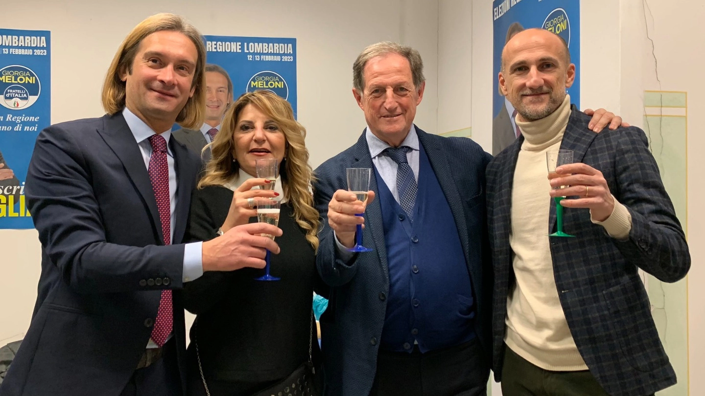 Christian Garavaglia, a sinistra, festeggia il successo elettorale