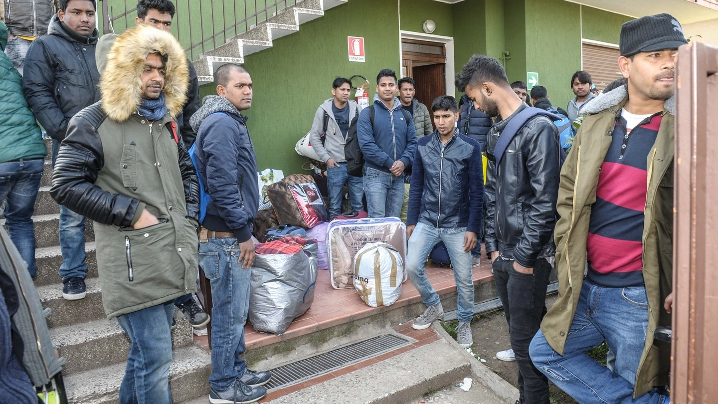 NESSUN INCIDENTE I richiedenti asilo trasferiti dal centro d’accoglienza di Samarate
