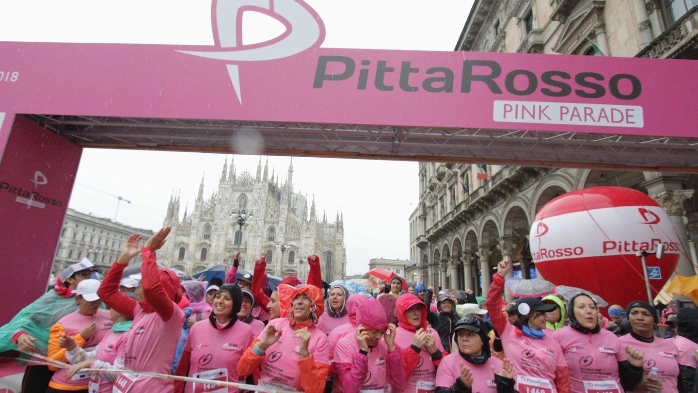 Un'edizione passata della Pink Parade, la corsa promossa dalla Fondazione