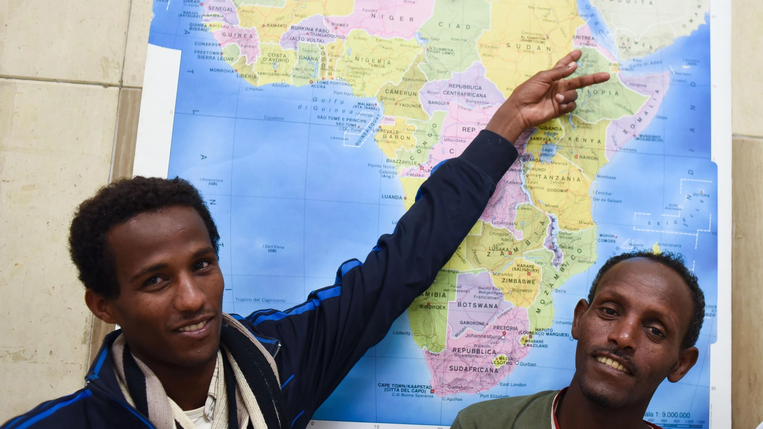 Effetto sbarchi, arrivi record La Prefettura corre ai ripari: subito nuovi centri per i migranti Effetto sbarchi, arrivi record La Prefettura corre ai ripari: subito nuovi centri per i migranti