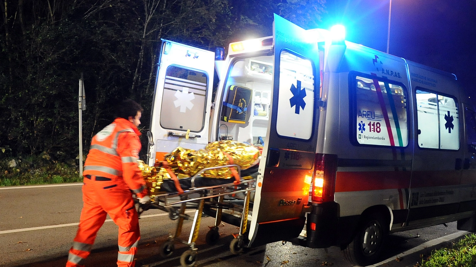 L'ambulanza ha portato le due conducenti all'ospedale di Lodi