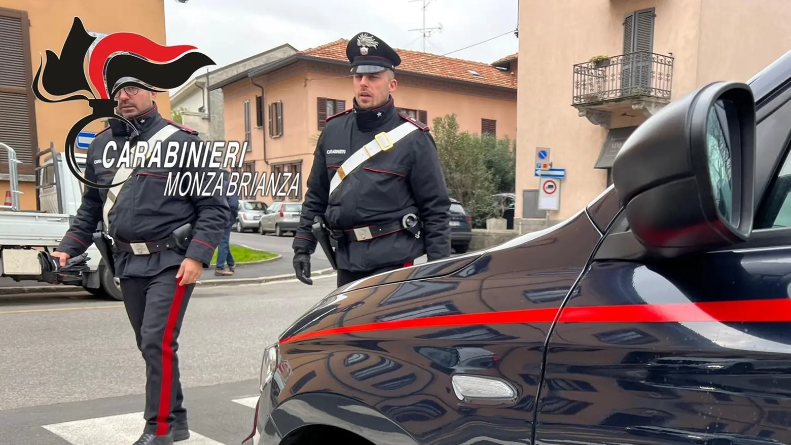 L'auto è stata bloccata dai carabinieri (Archivio) L'auto è stata bloccata dai carabinieri (Archivio)