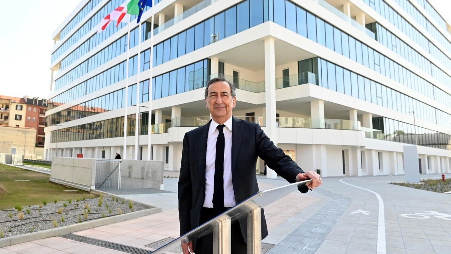 Il sindaco di Milano Giuseppe Sala lancia l'allarme occupazione in pandemia