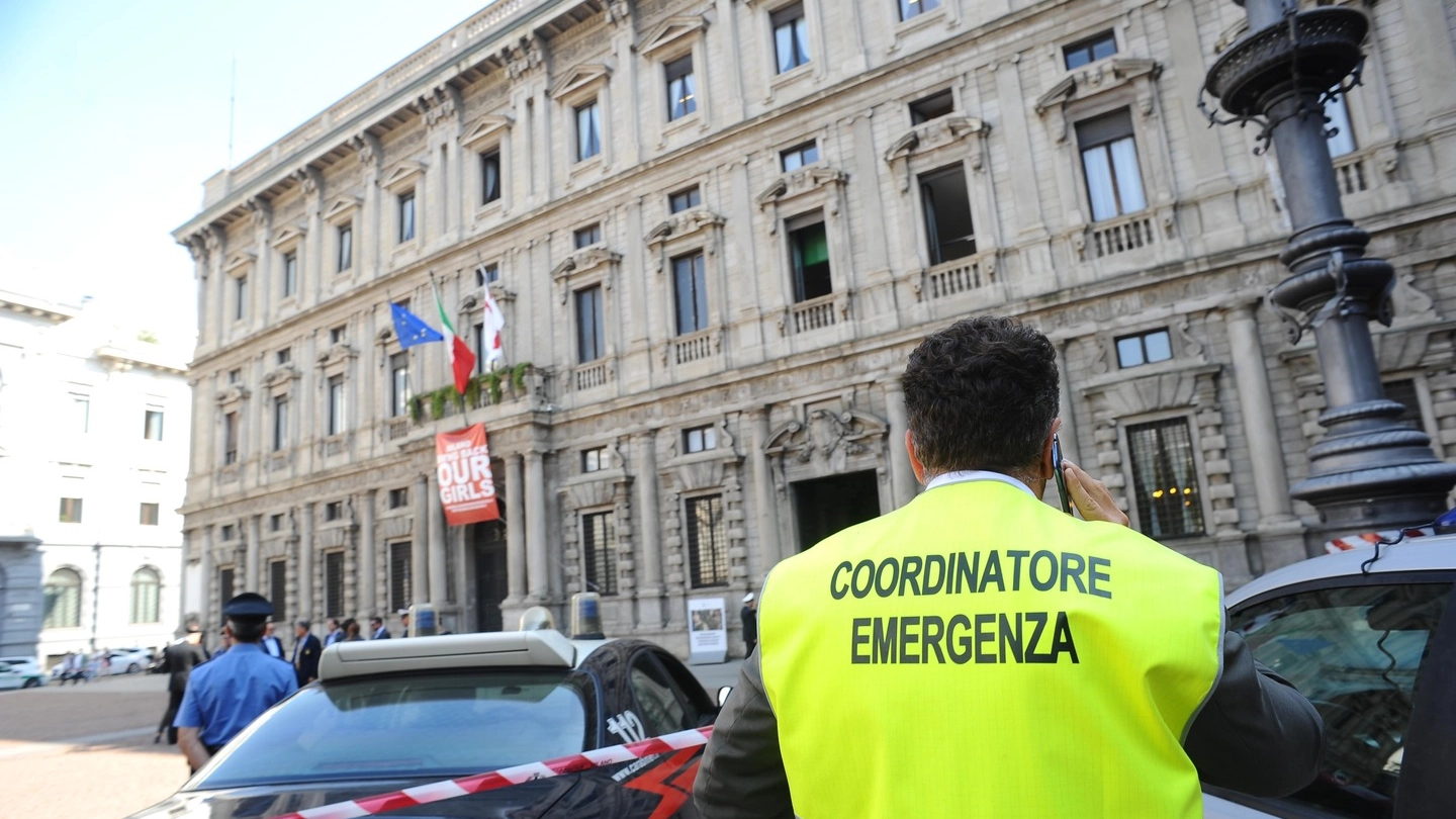 Allarme bomba a Palazzo Marino