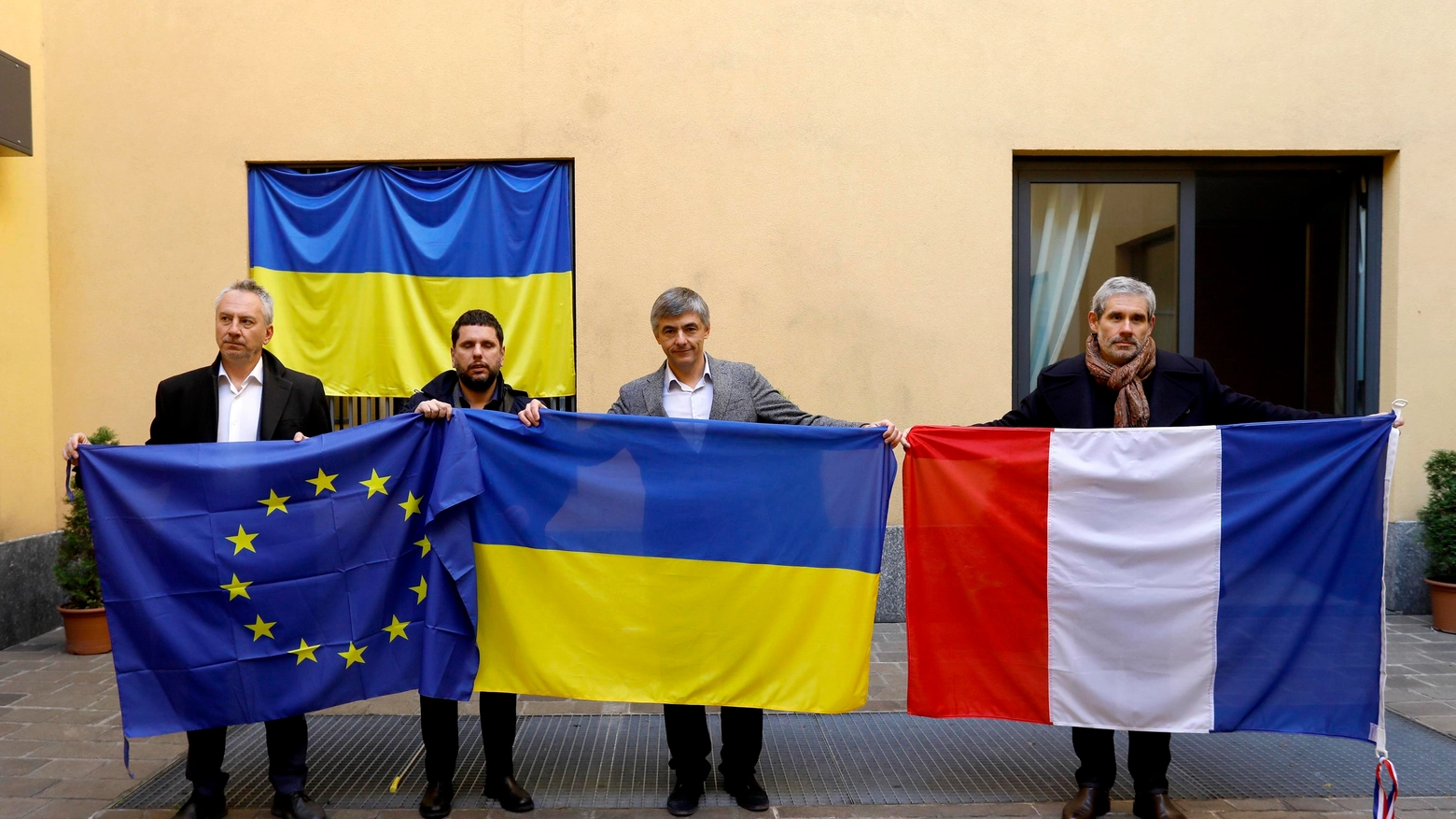 Milano, consoli Ue manifestano davanti al consolato ucraino