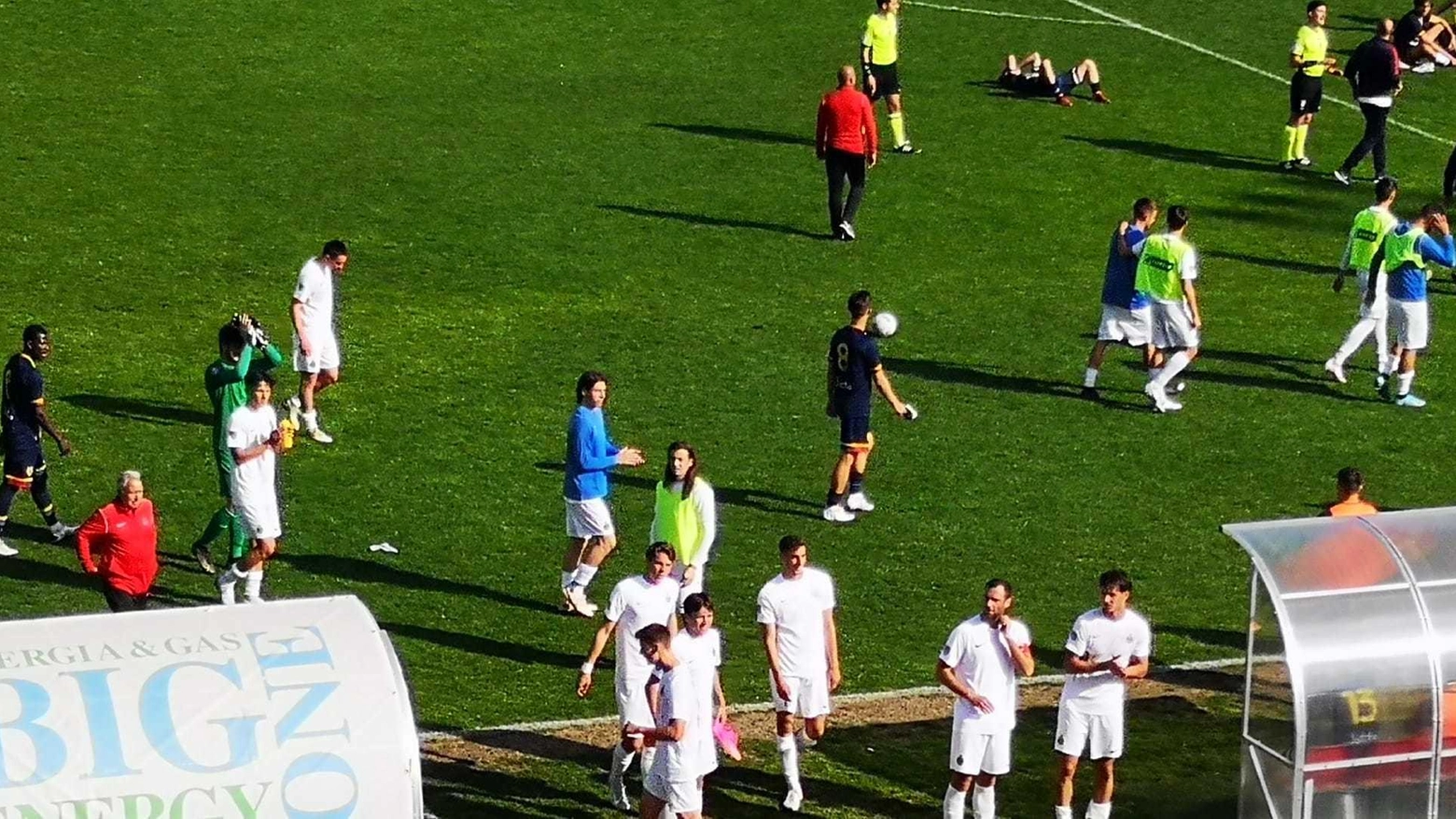 Seregno torna a vincere ma c’è tensione Giocatori e staff senza soldi da mesi Seregno torna a vincere ma c’è tensione Giocatori e staff senza soldi da mesi