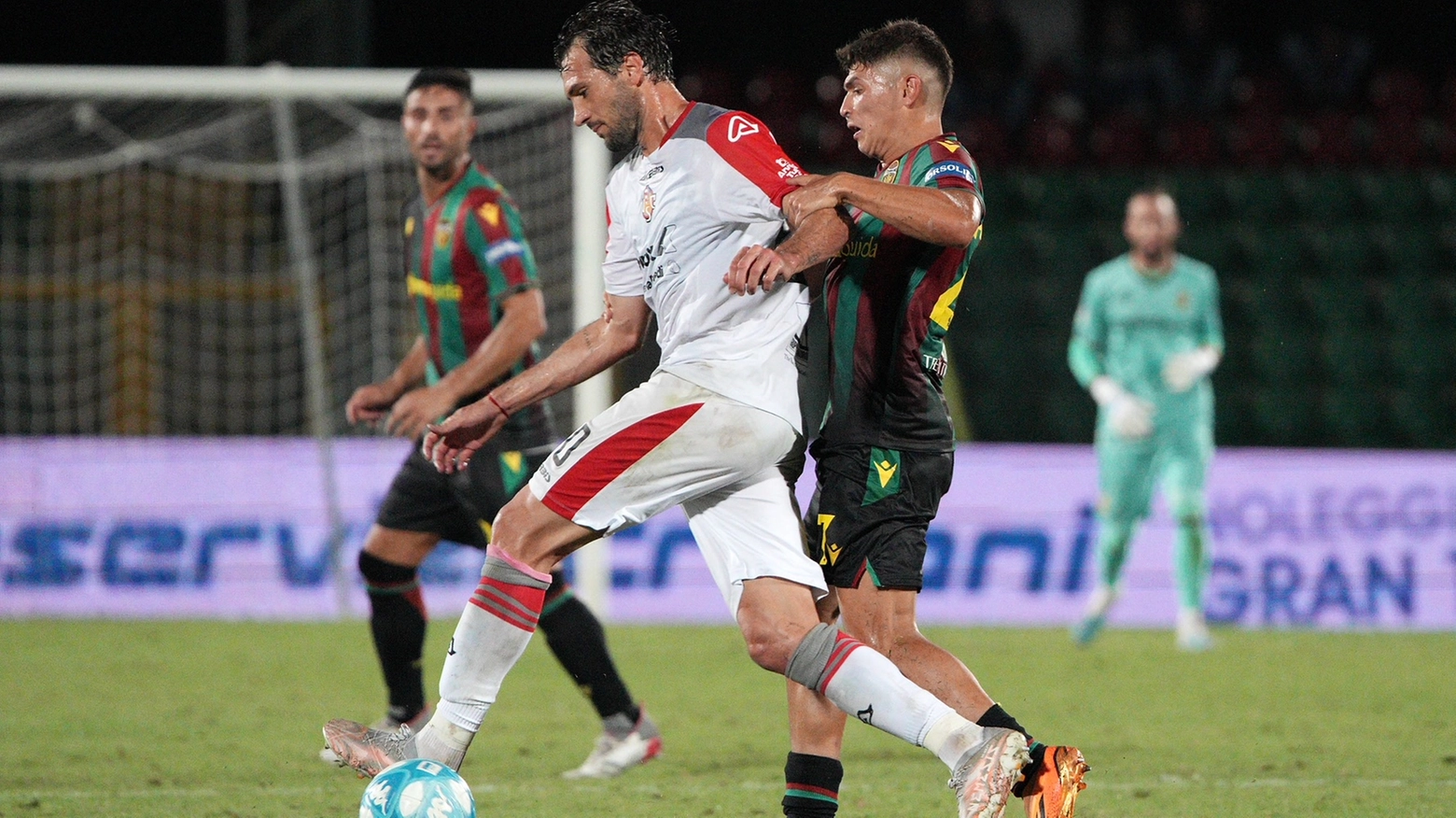 La squadra di Ballardini in casa della Ternana soffre, si ritrova in inferiorità numerica, ma trova il gol a metà della ripresa