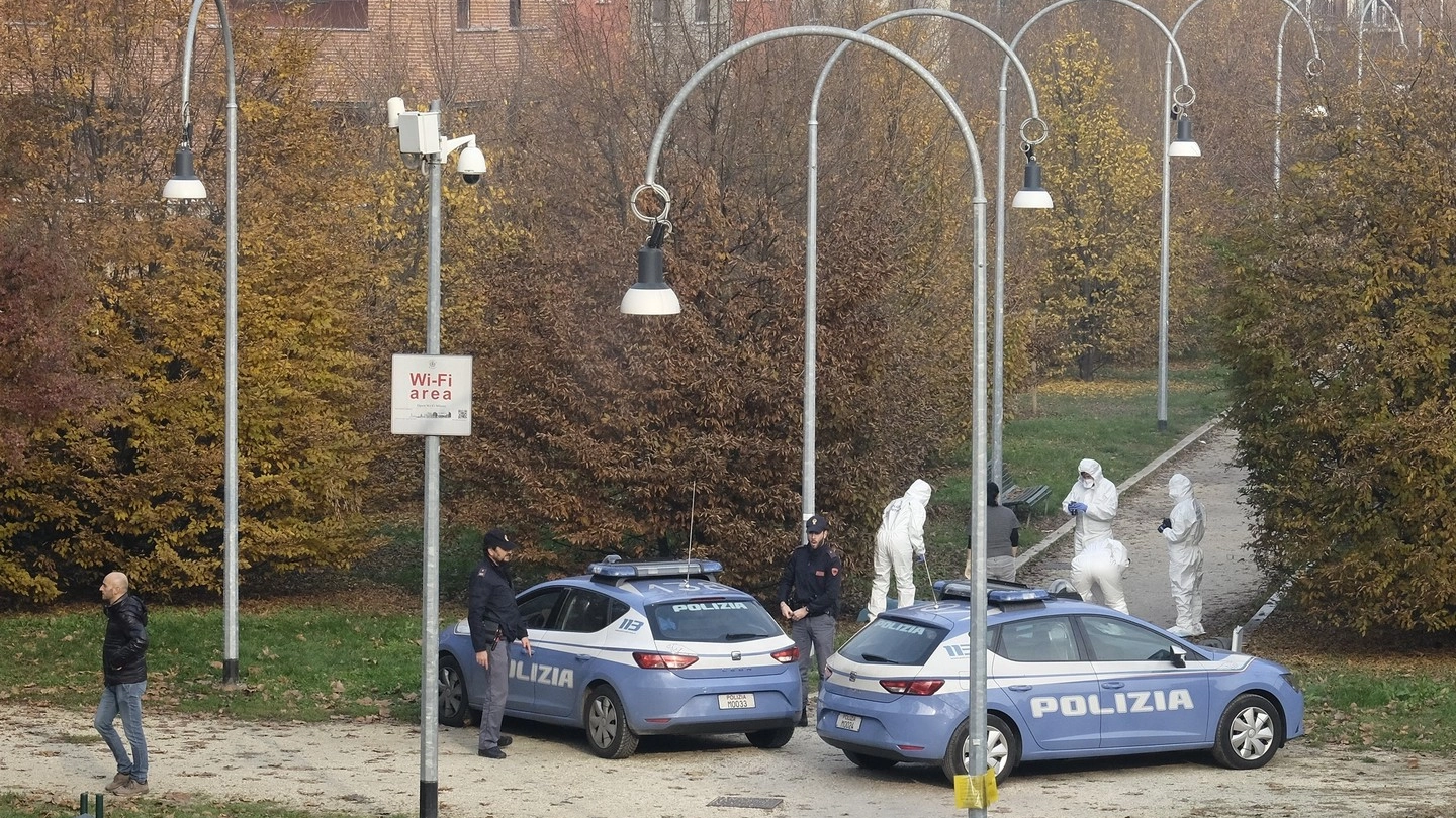 Polizia al parco di Villa Litta