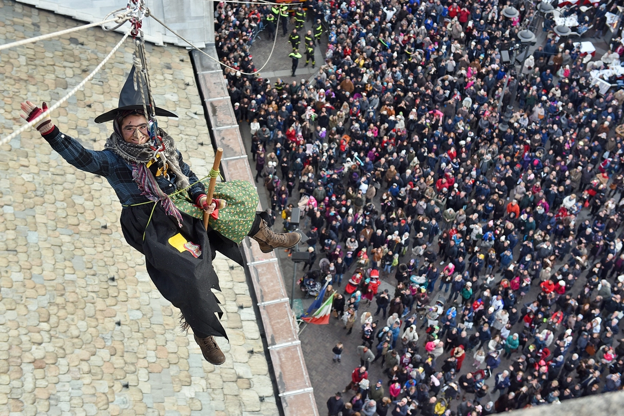 La Befana arriva a Como (Cusa)