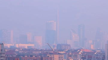 Smog fuori controllo in Lombardia, l’Arpa: “Nemmeno con le migliori tecnologie avremmo l’aria pulita”