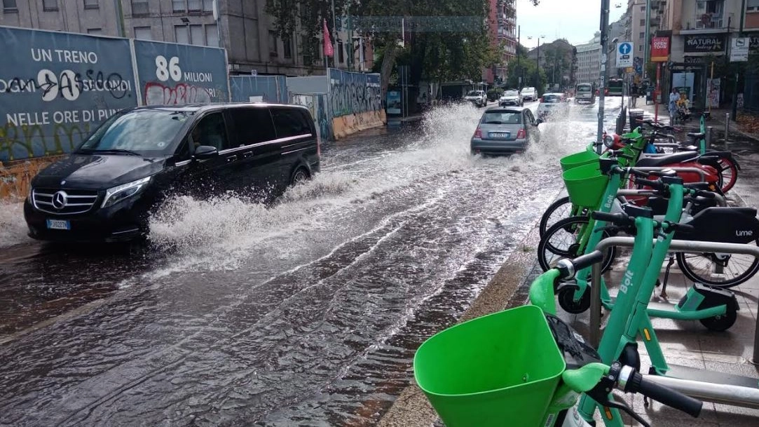 Anche via Molino delle Armi è finita sott’acqua