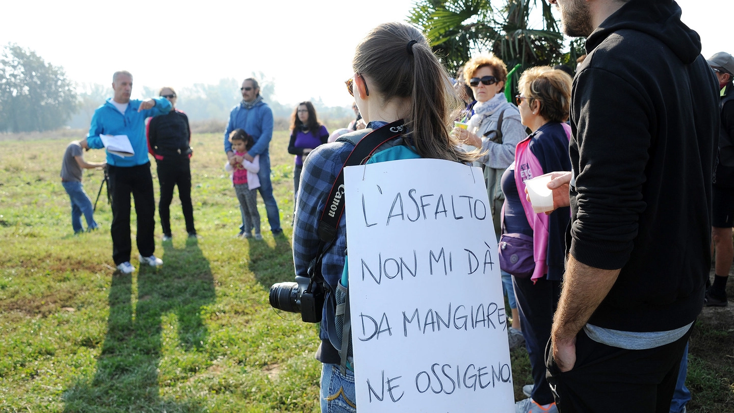 Vigevano-Malpensa, una protesta in una foto d'archivio
