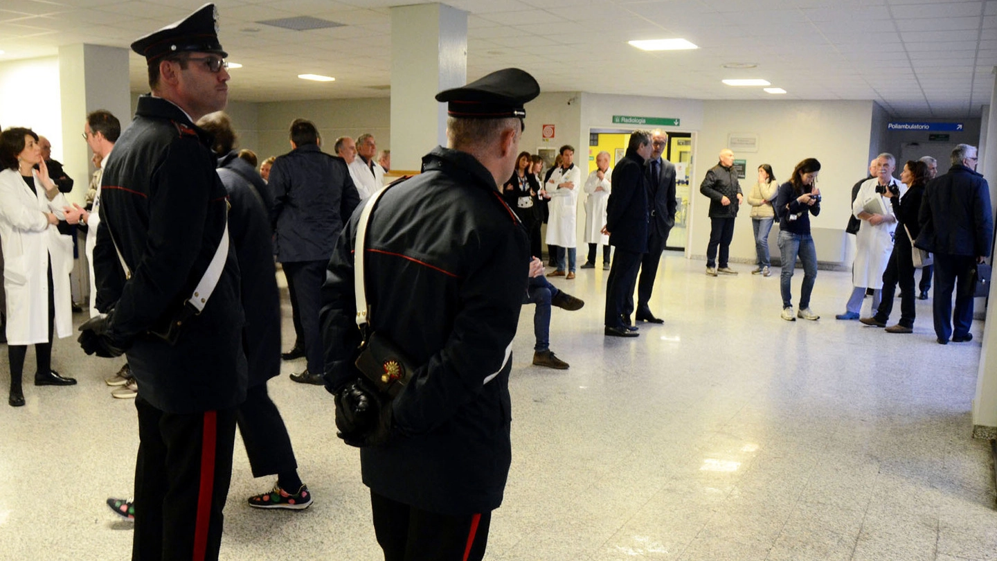  Carabinieri dentro l’ospedale Mandic di Merate