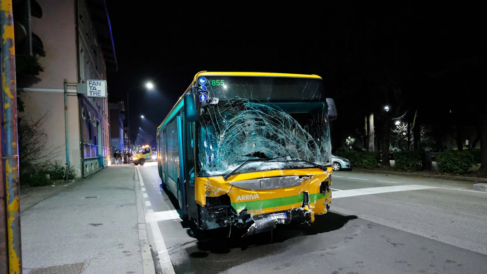Il bus che ha perso il controllo a Brescia