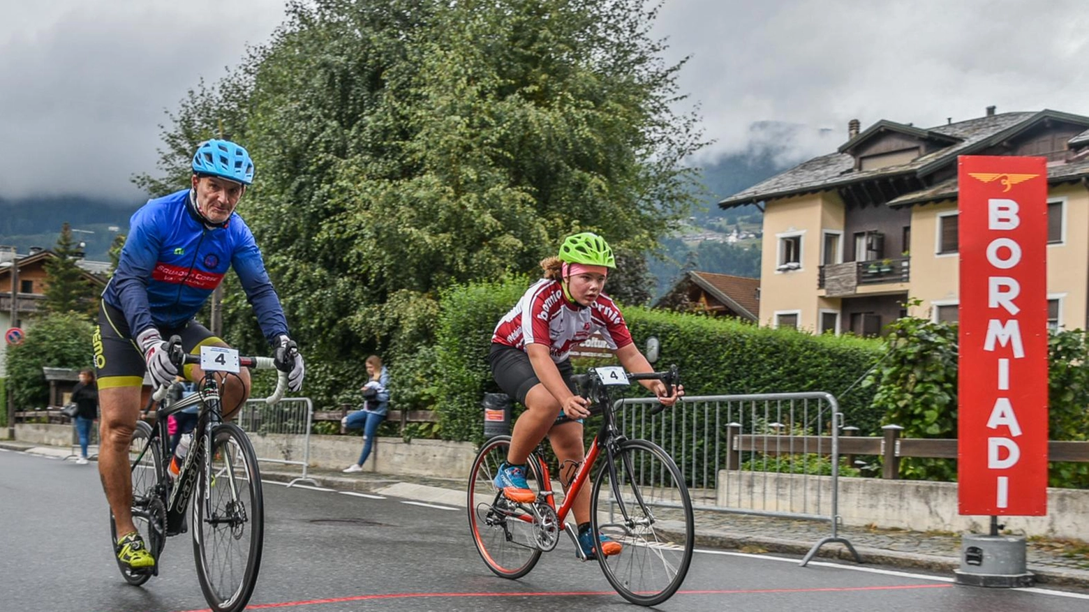 Ciclismo, 36esima edizione dello Zangrando in ricordo dell’atleta della Bormiese. Il figlio Mario ha applaudito la vittoria del team Enzo Gnani-Diego Sorteni