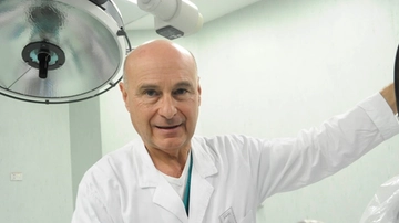 Doppio volto del medico arrestato: scrupoloso in tv, cinico nelle intercettazioni