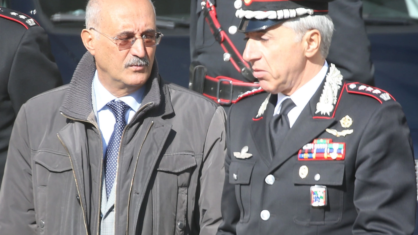 Il procuratore capo  di Brescia Tommaso Buonanno con il colonnello Giuseppe Spina a Marcheno