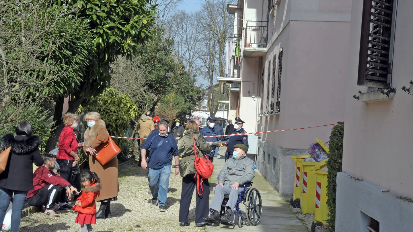 Le famiglie evacuate a Pavia