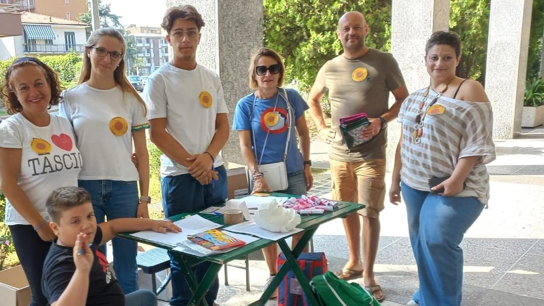 Raccolta di quaderni e astucci "Nessun bimbo resti senza" Raccolta di quaderni e astucci "Nessun bimbo resti senza"