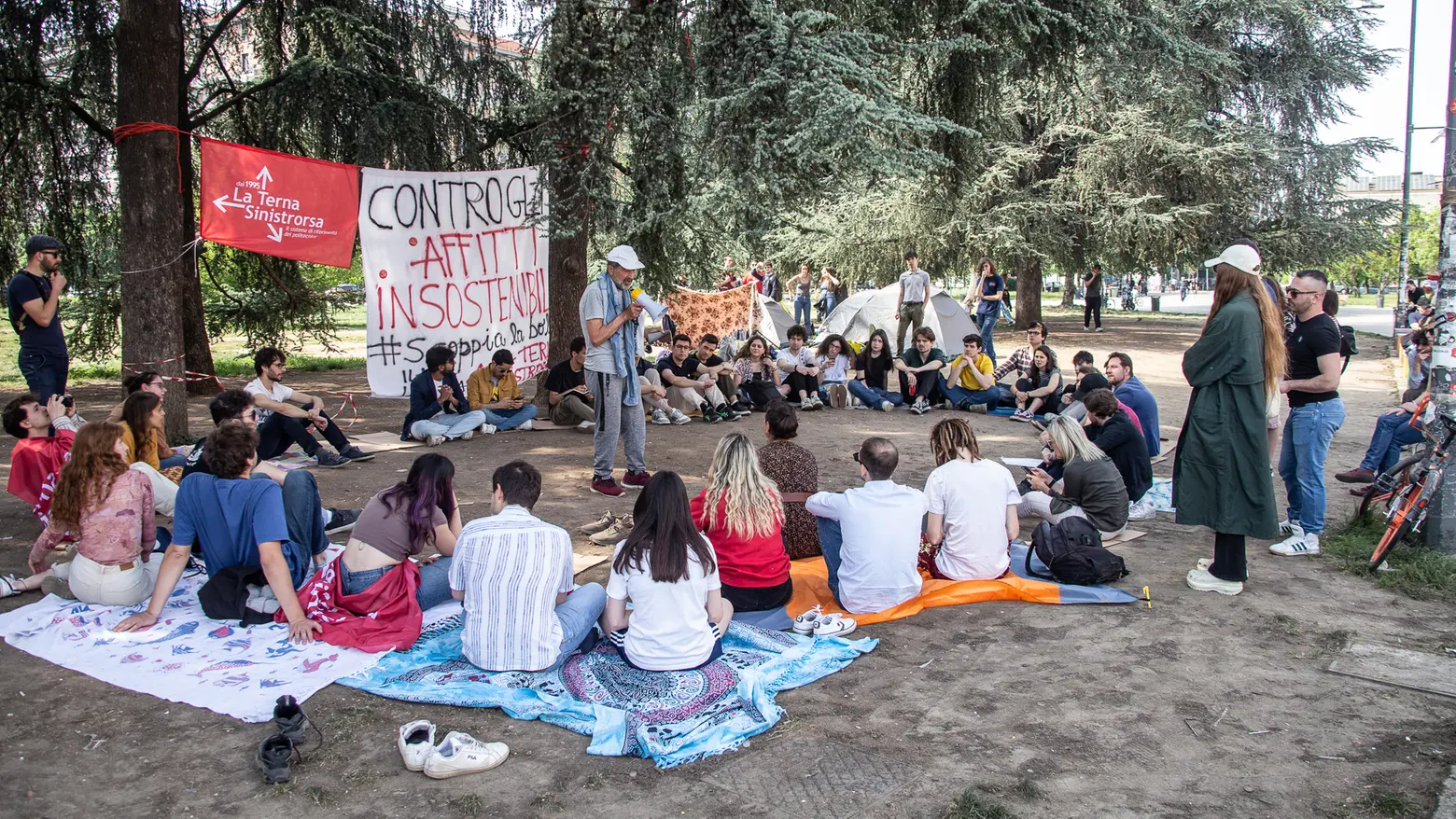 Studenti in tenda, protesta contro il caro-affitti a Milano