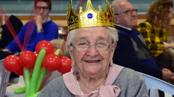 Maria Colombo, vedova Crippa di Sirtori, alla festa dei 100 anni compiuti a febbraio