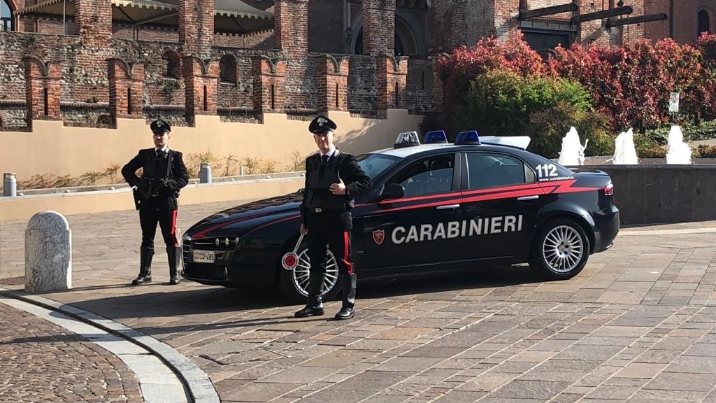 Carabinieri in piazza Garibaldi