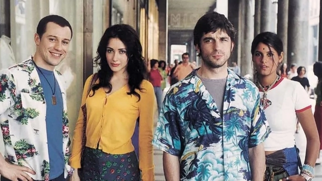Stefano Accorsi, Anita Caprioli, Libero Di Rienzo e Mandala Tayde sul set di "Santa Maradona" (2001)
