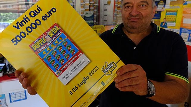 Scommette 5 euro e vince mezzo milione a Usmate Velate: Caccia al fortunato
Scommette 5 euro e vince mezzo milione a Usmate Velate: Caccia al fortunato