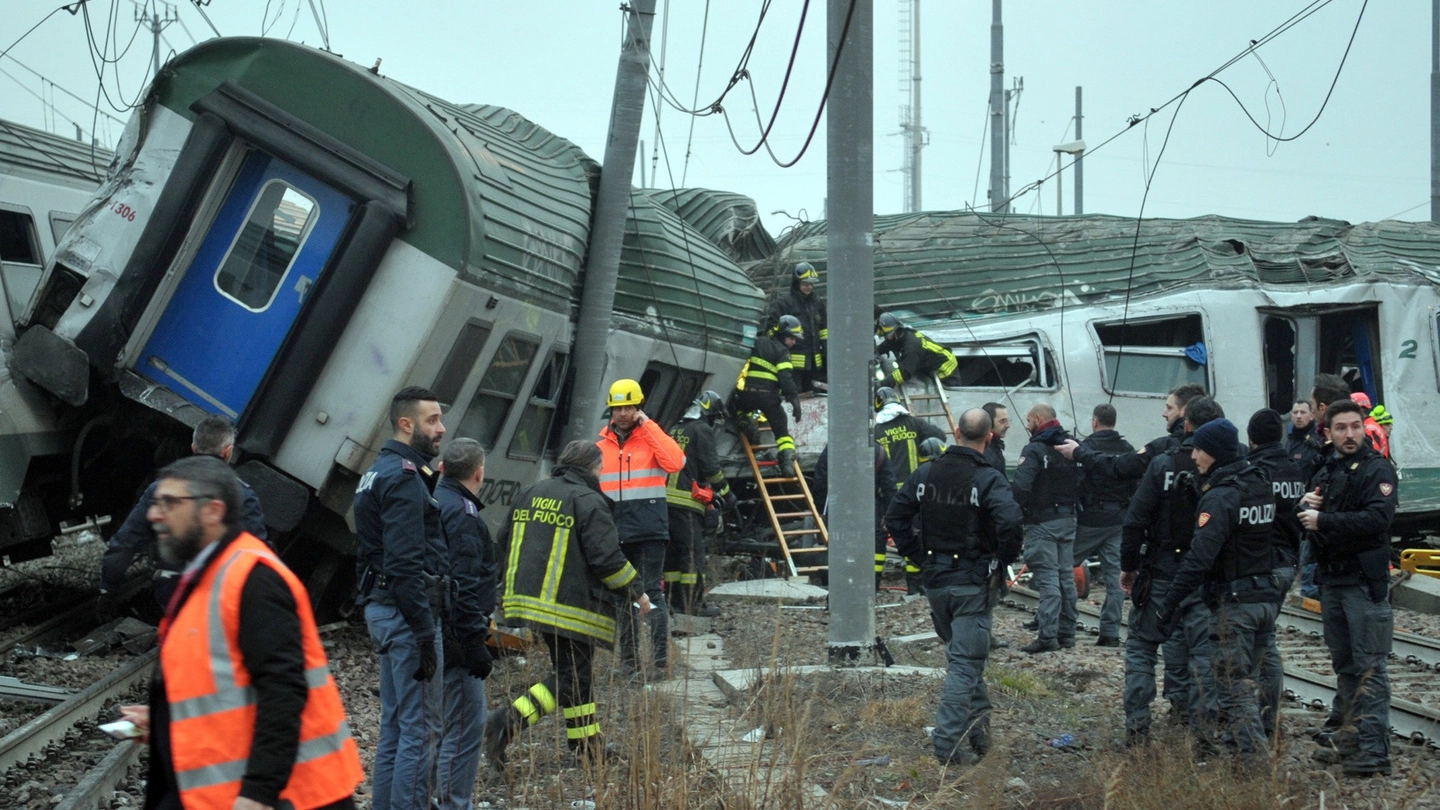 L’intervento dopo l’incidente a Pioltello costato la vita a tre donne a bordo del treno