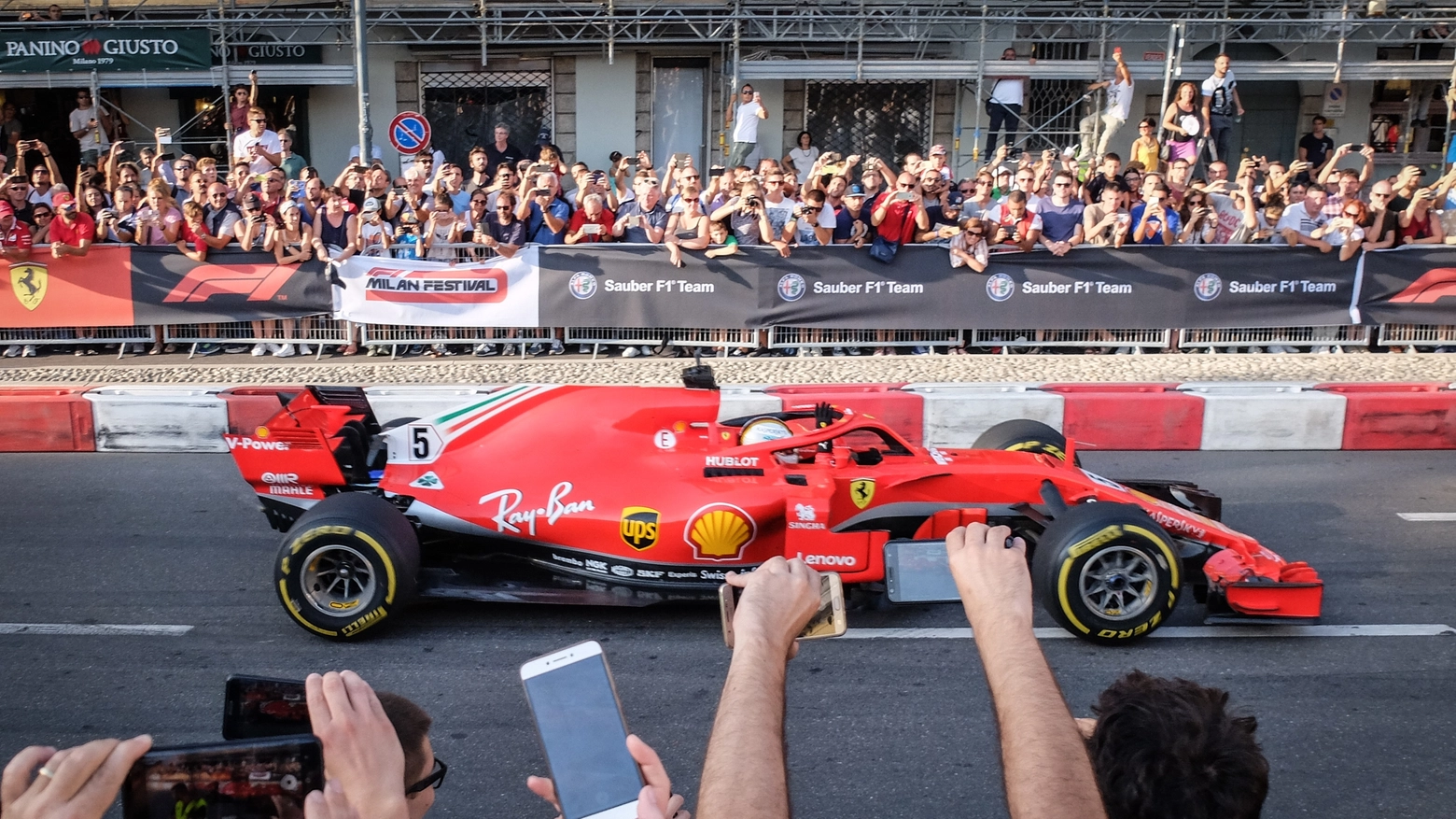 Ferrari sul circuito Darsena