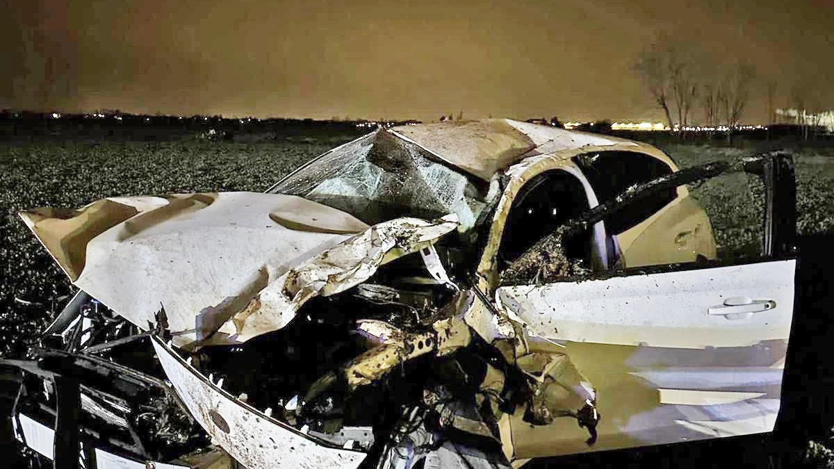 Incidente a Ghisalba, l'automobile distrutta nell'impatto