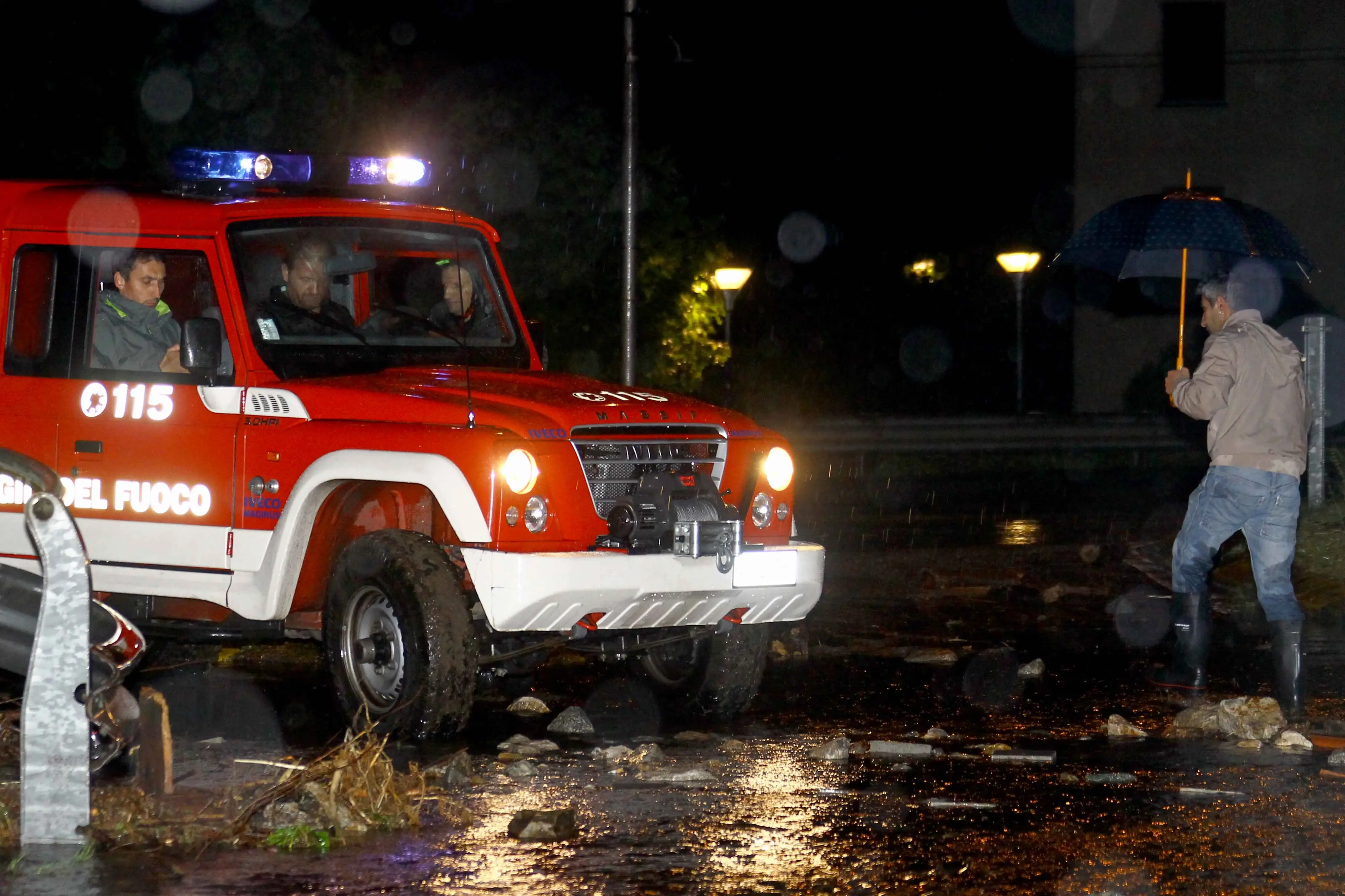 Maltempo in Valdisotto, rischio caduta frana: paura per l'abitato di Santa Lucia