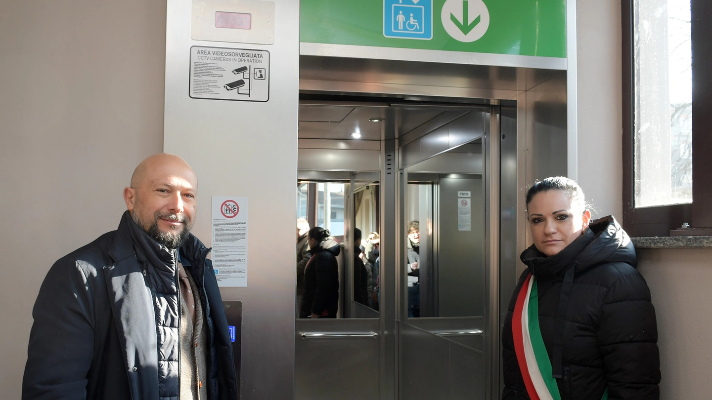 L'inaugurazione dell'ascensore alla stazione di Cassina
