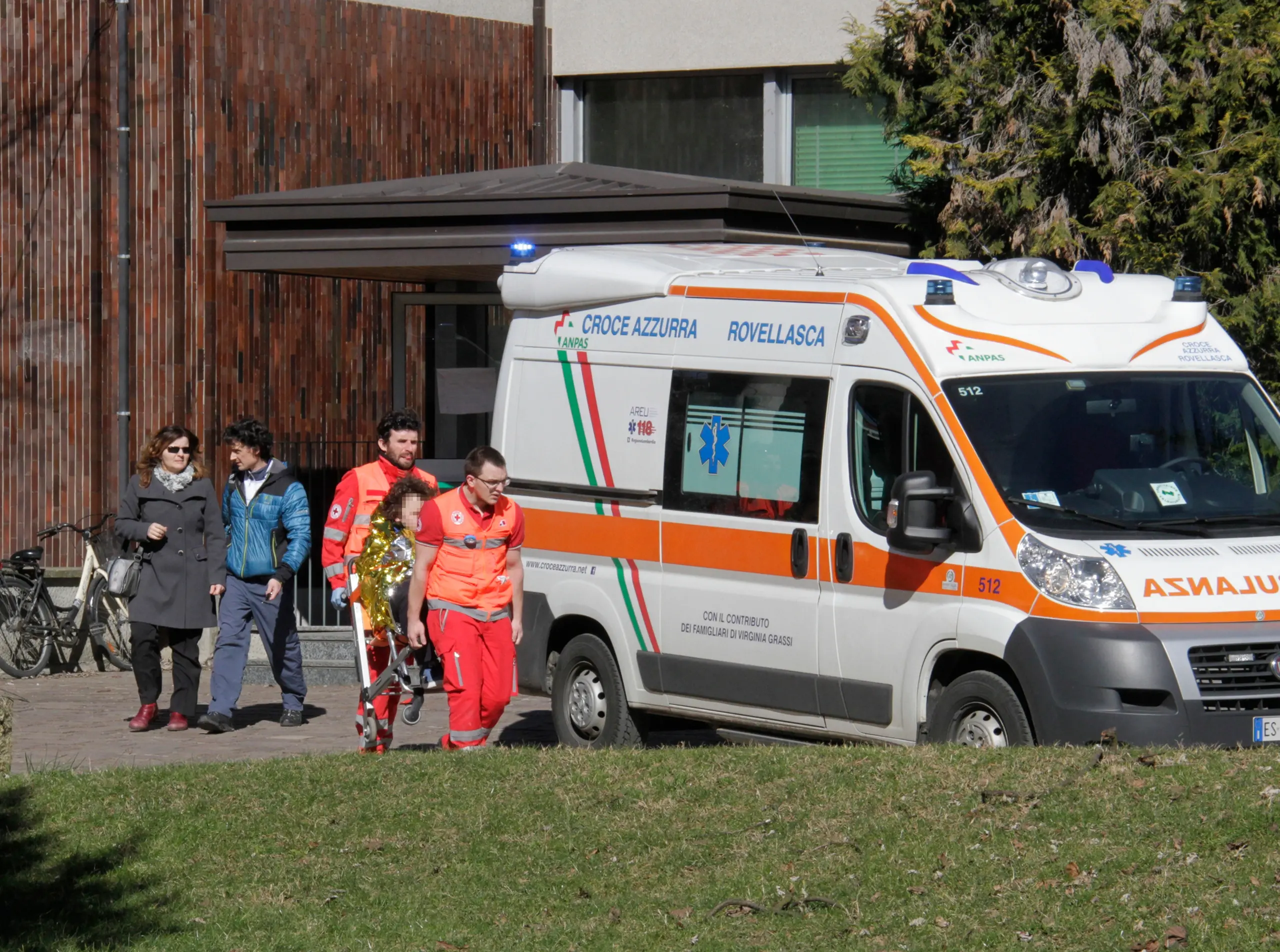 Rovellasca dodici studenti e un professore intossicati a scuola