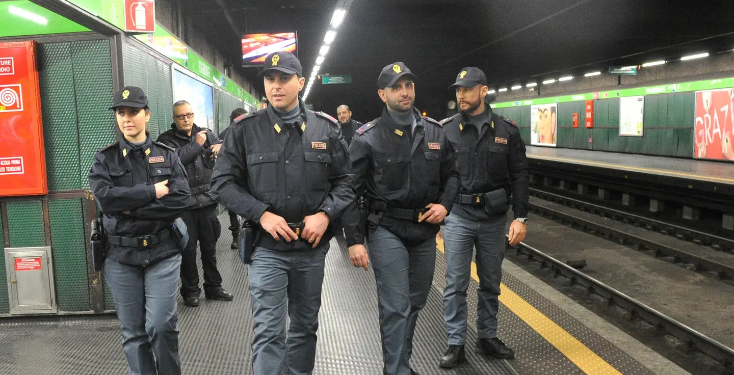 Milano, Daspo per 11 borseggiatrici seriali in metropolitana. Erano tutte incinta