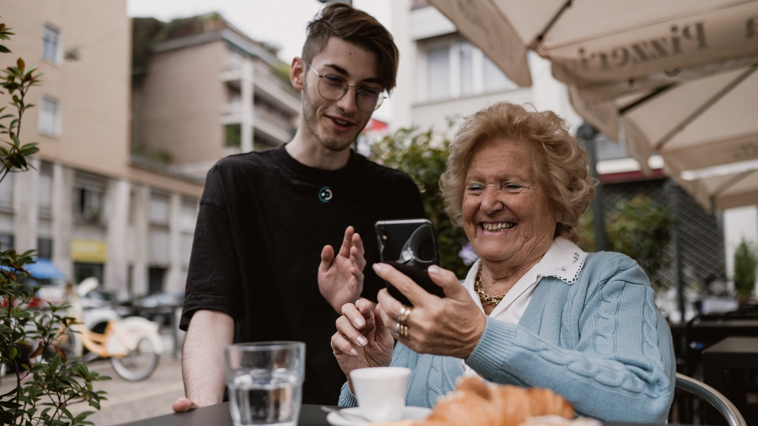 La startup UAF mette in contatto anziani e "nipoti" 