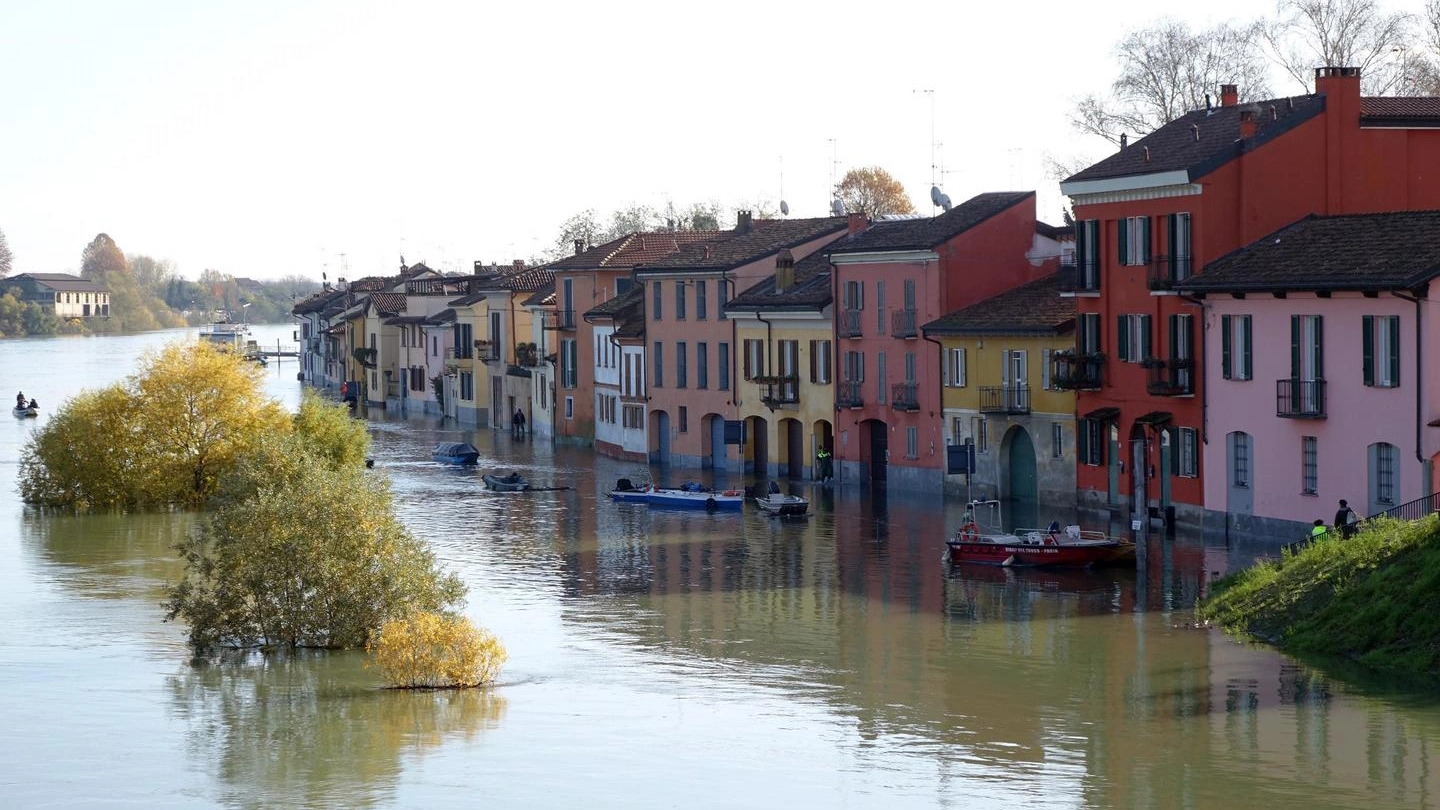 L'esondazione del Ticino a Pavia (foto Ansa)