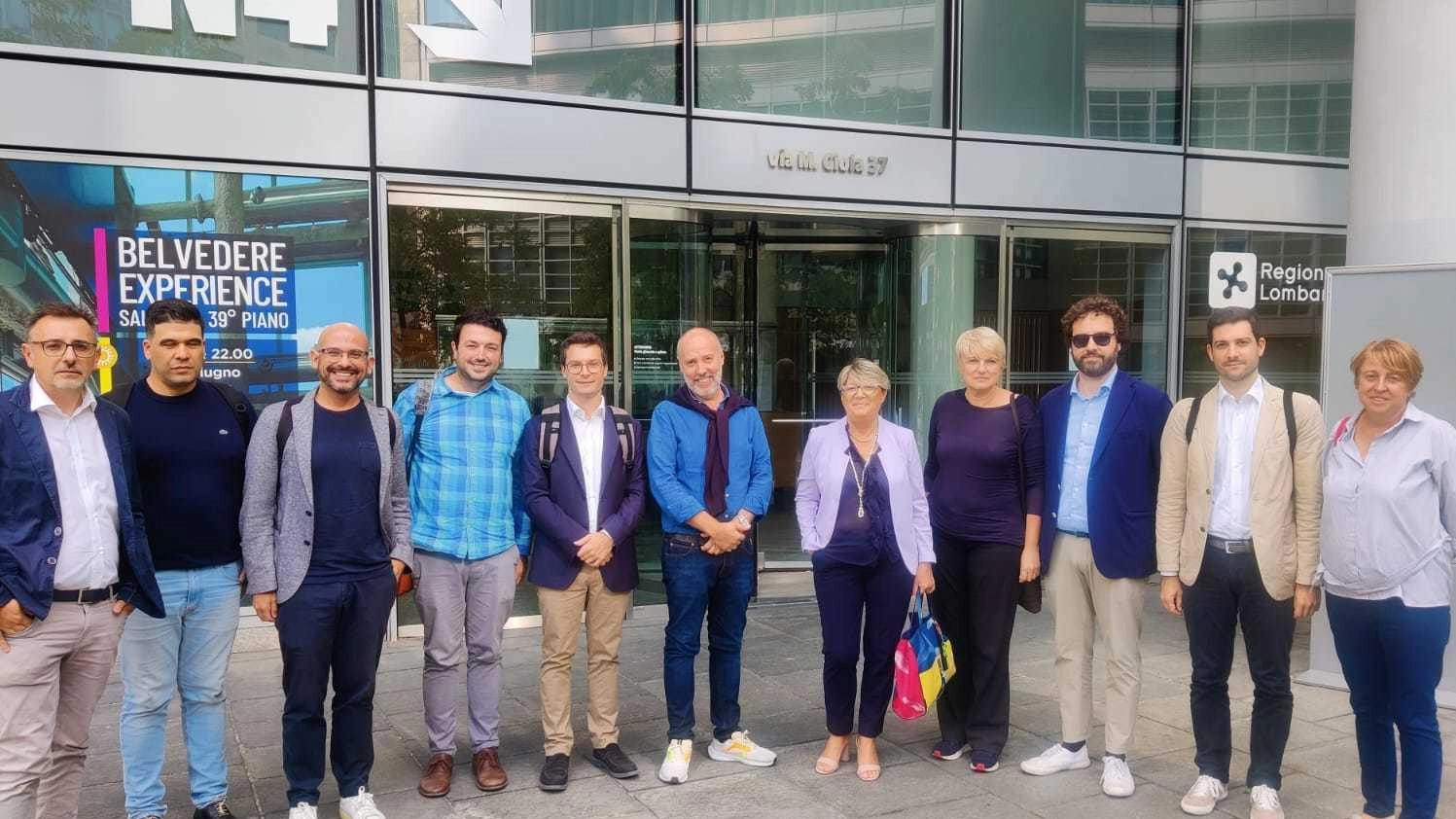 Pedemontana e smog. I Comuni al Pirellone Pedemontana e smog. I Comuni al Pirellone