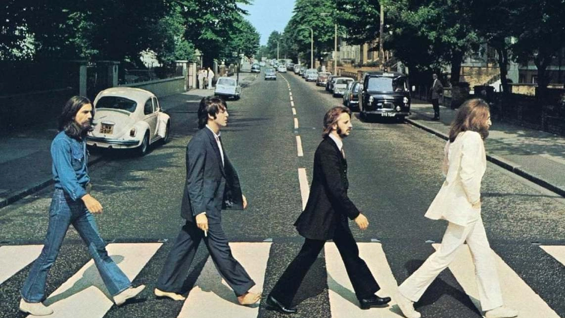 la mitica camminata ad Abbey Road