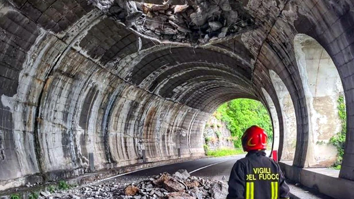 "Tunnel colpito  ma non andrà  abbattuto"