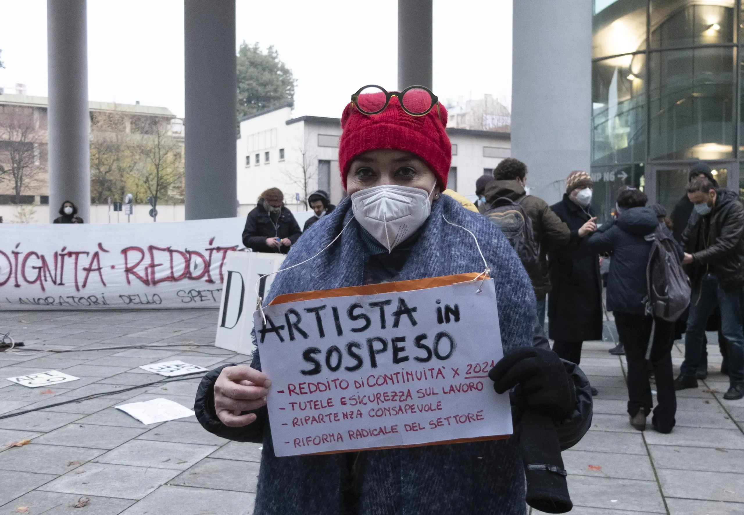 Lavoratori spettacolo: "Noi compleatemente ignorati dalla Regione"/ VIDEO