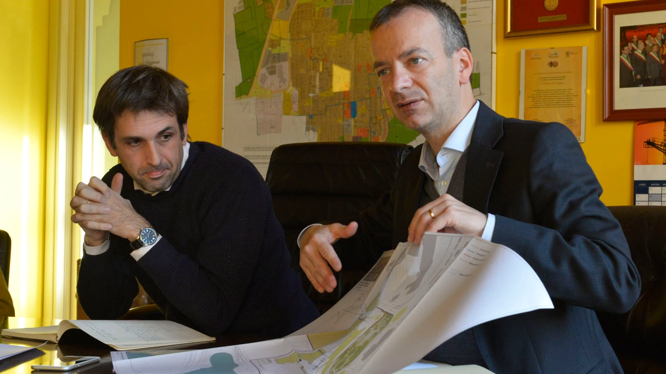 I sindaci Luca Maggioni ed Eugenio Comincini illustrano il progetto