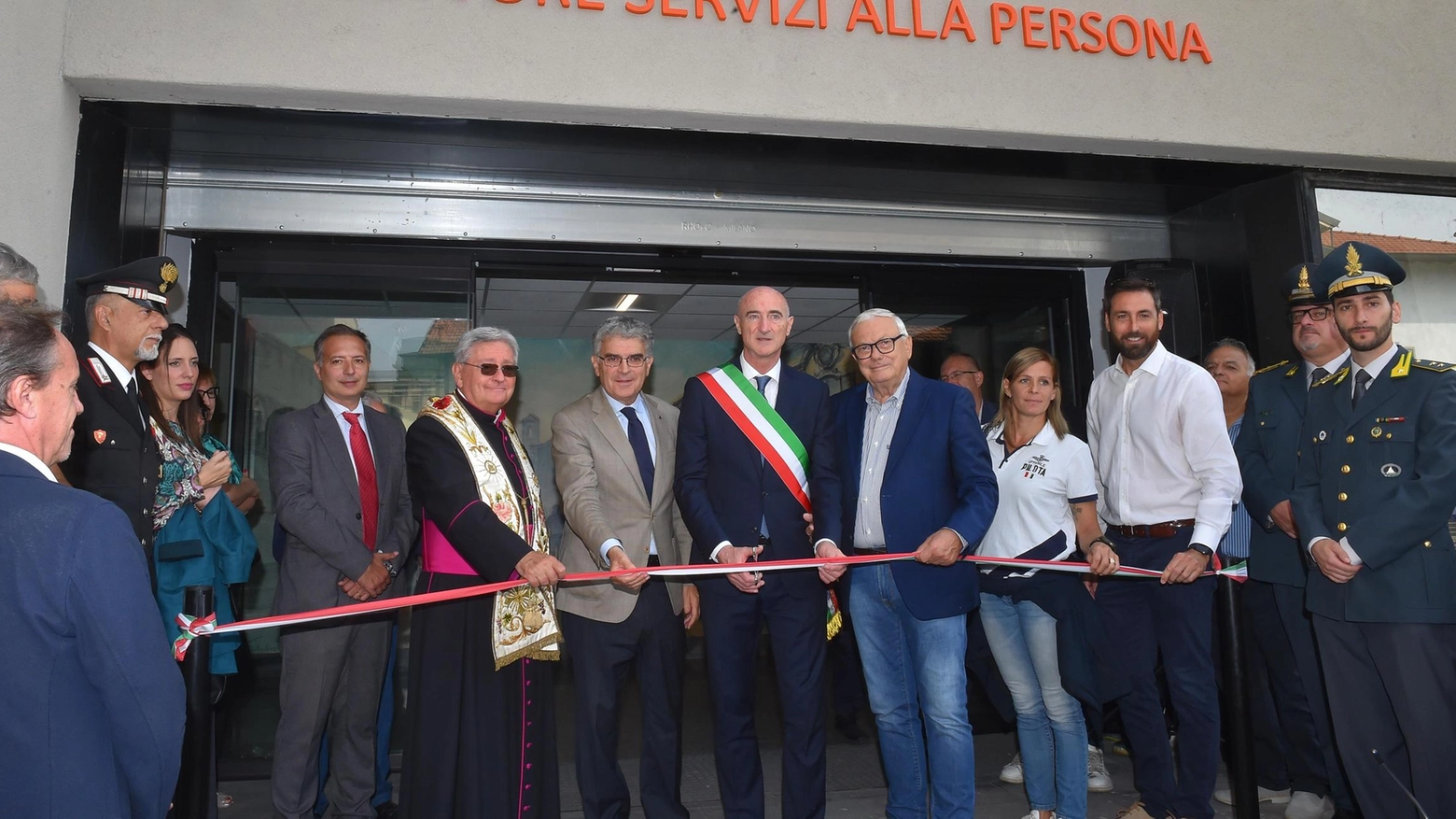 La rivoluzione è in Comune. Dall’anagrafe ai servizi sociali: gli sportelli in un’unica sede La rivoluzione è in Comune. Dall’anagrafe ai servizi sociali: gli sportelli in un’unica sede