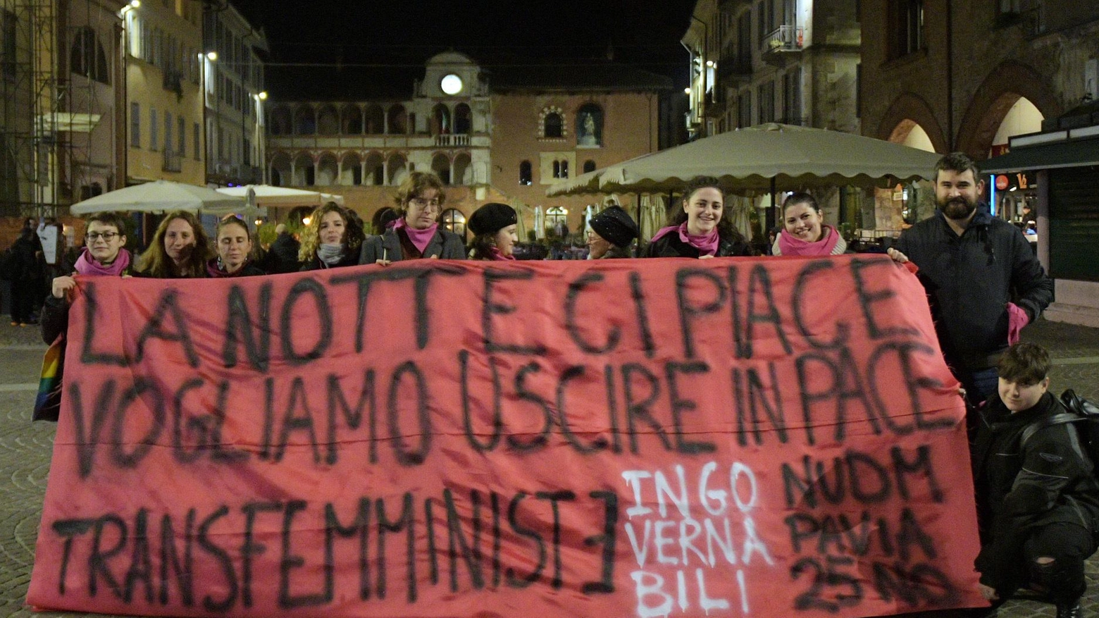 A passeggio in notturna: "Senza paura" A passeggio in notturna: "Senza paura"