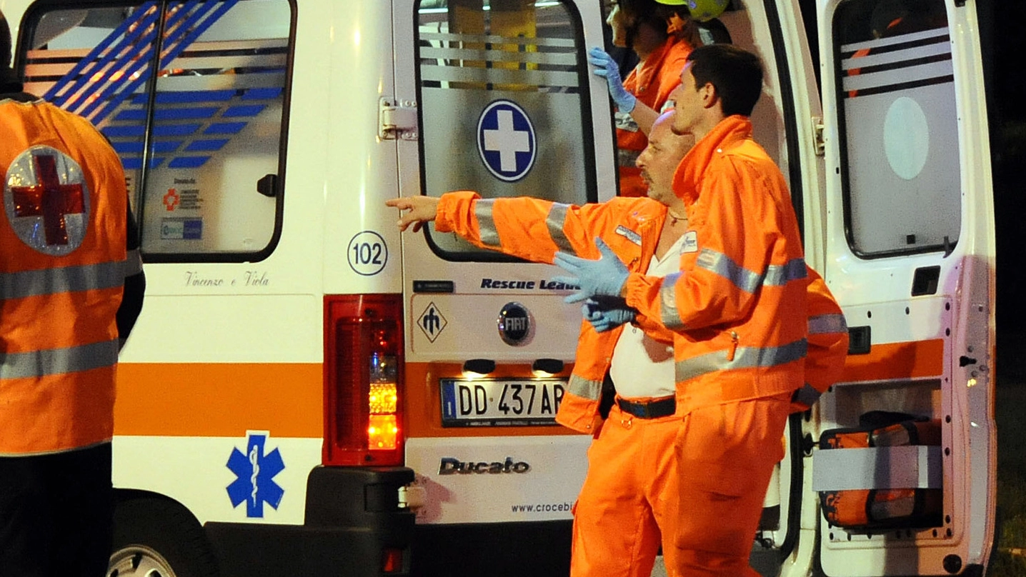 Sul posto il 118: tutto inutile, il ragazzo era già morto (foto di repertorio Cusa) Sul posto il 118: tutto inutile, il ragazzo era già morto (foto di repertorio Cusa)