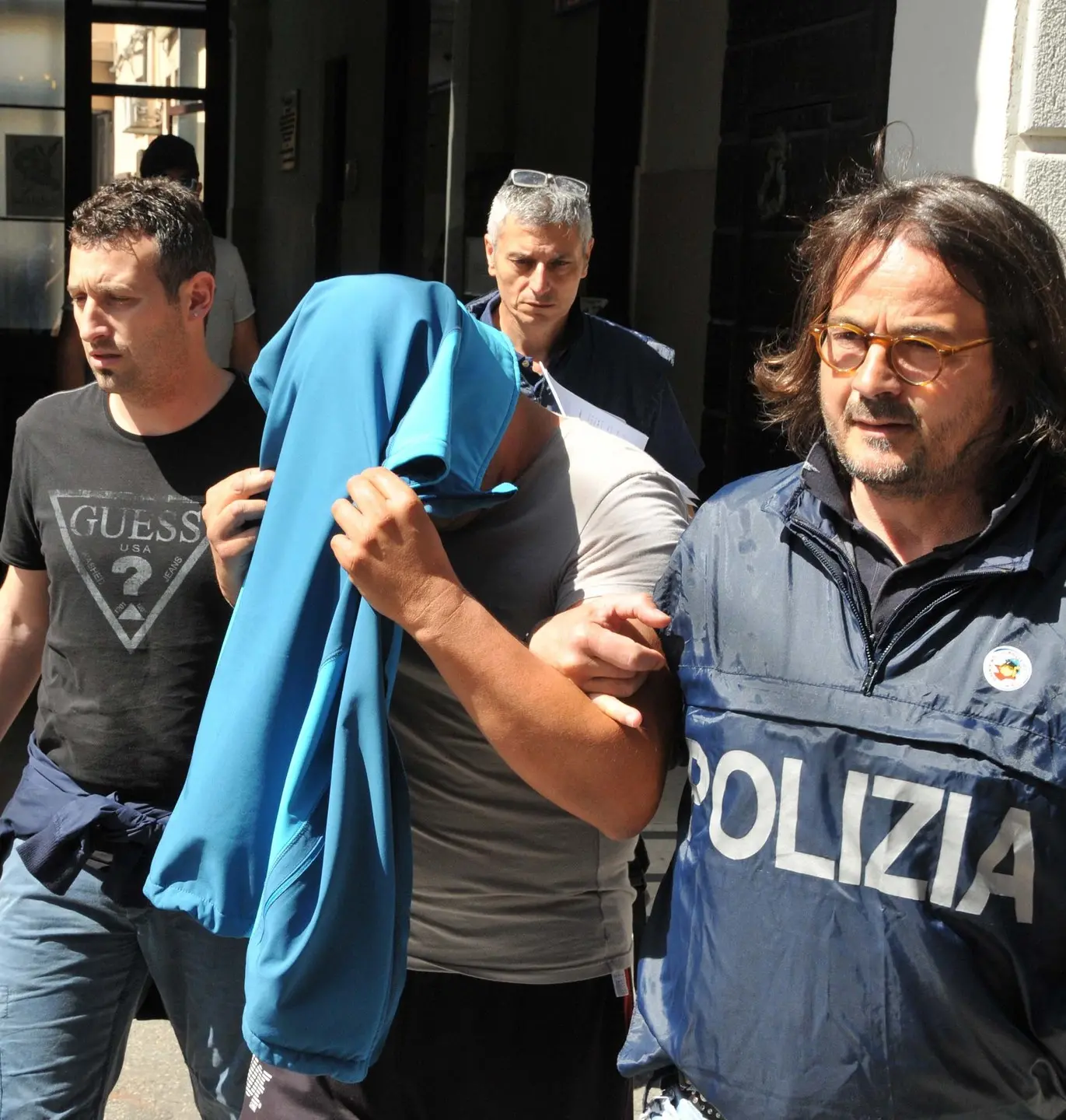 "Sigarette?". Poi l’agguato sessuale. Quarantenne incastrato dal modo di camminare