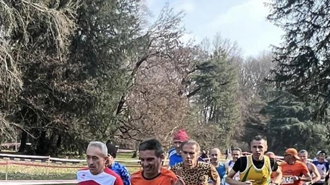 La carica dei runner a Villa Tittoni  Giovanissimi o nonni sprint  In 300 alla campestre provinciale